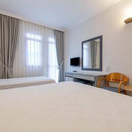 Hanedan Beach Hotel Foça Esterno foto