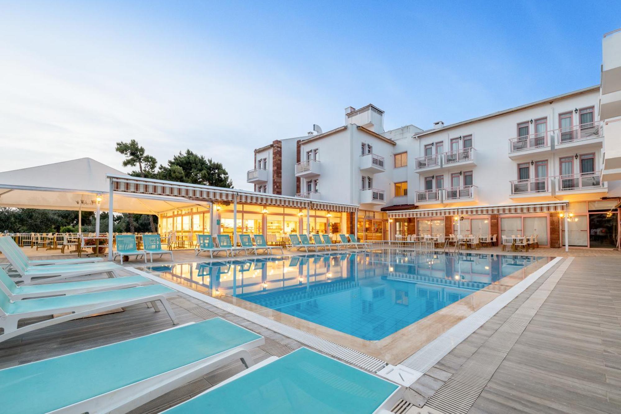 Hanedan Beach Hotel Foça Esterno foto