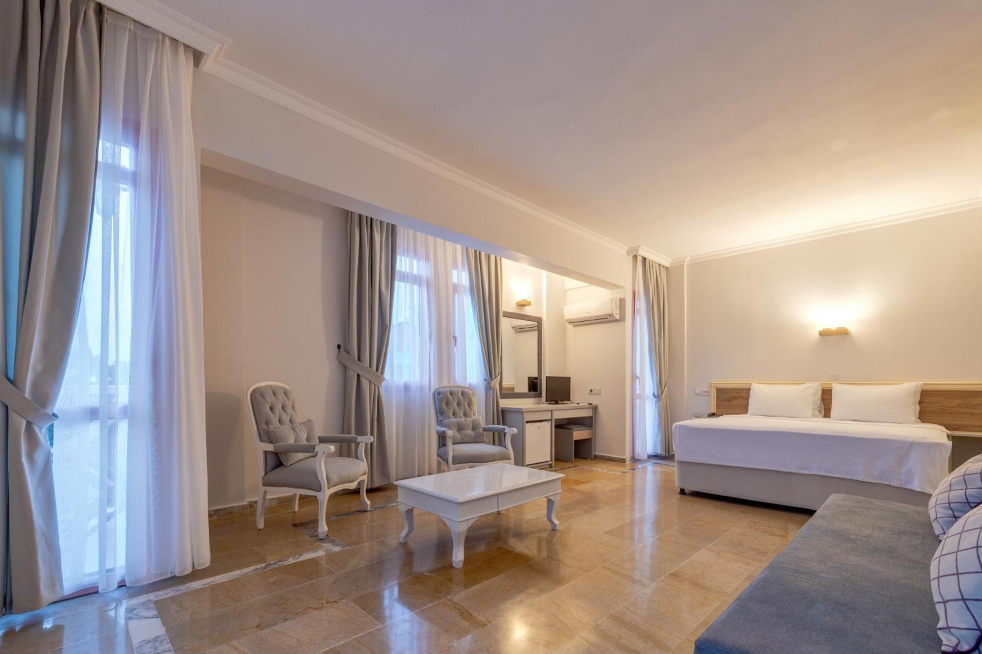 Hanedan Beach Hotel Foça Esterno foto