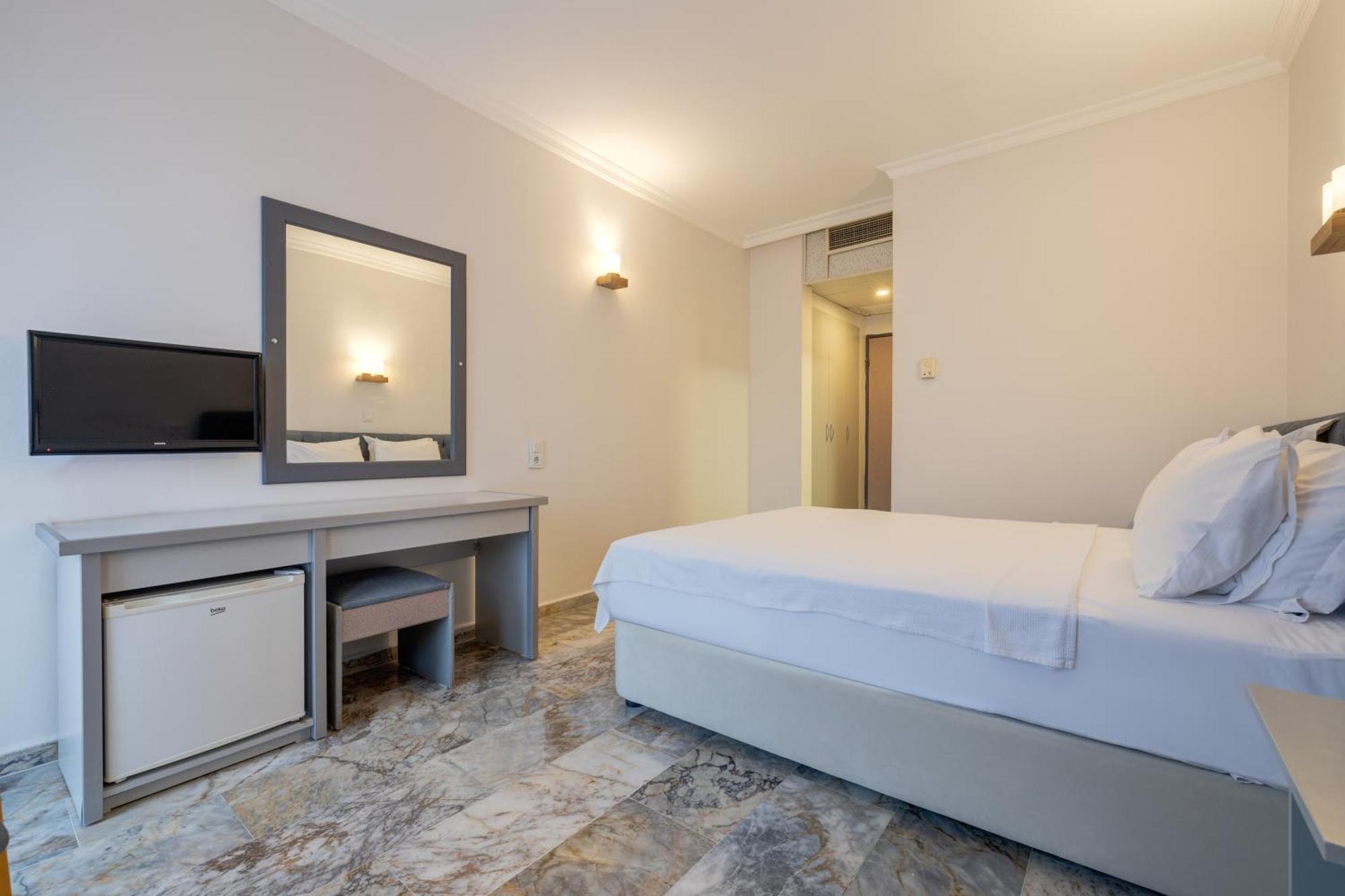 Hanedan Beach Hotel Foça Esterno foto