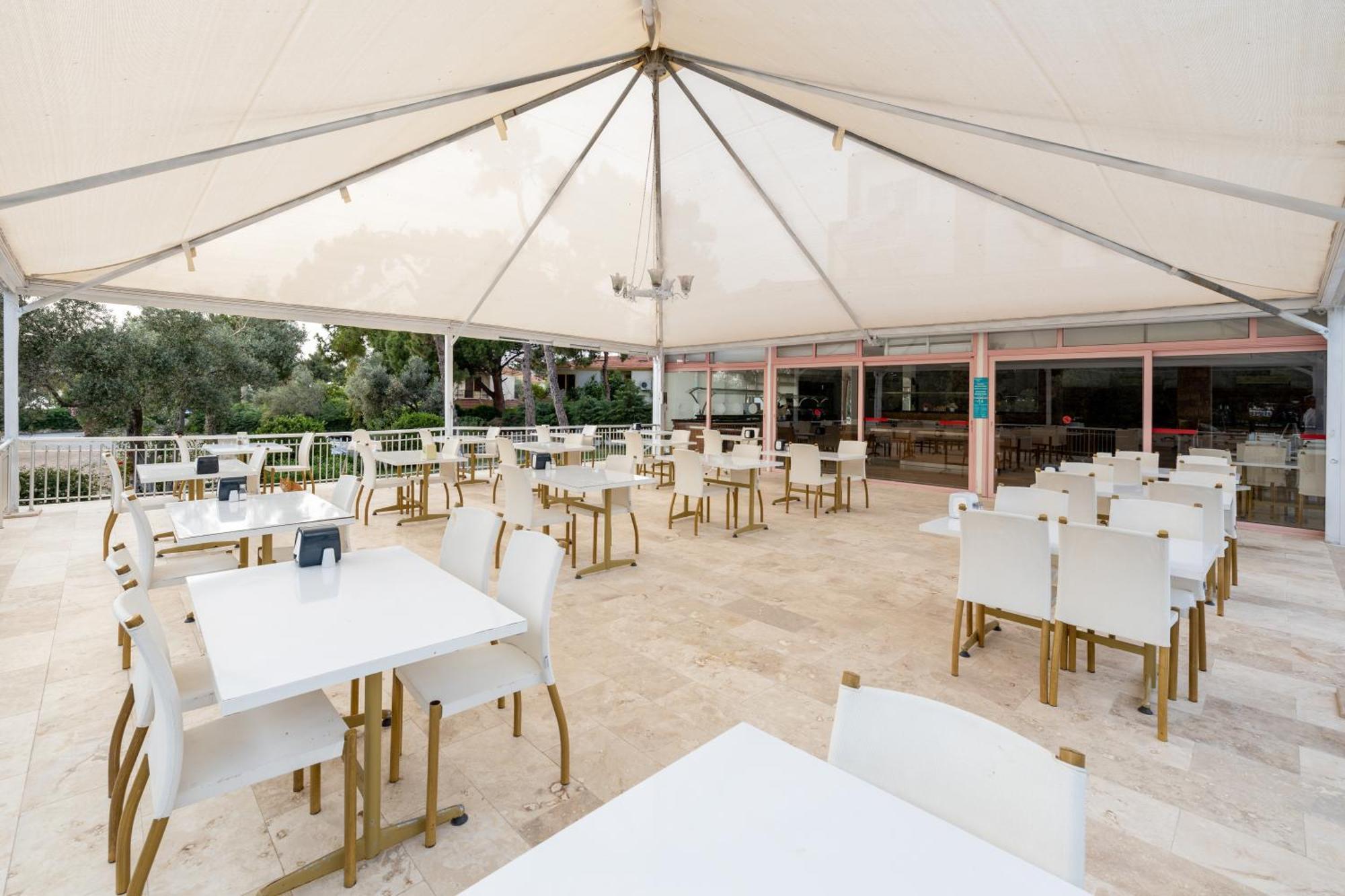 Hanedan Beach Hotel Foça Esterno foto