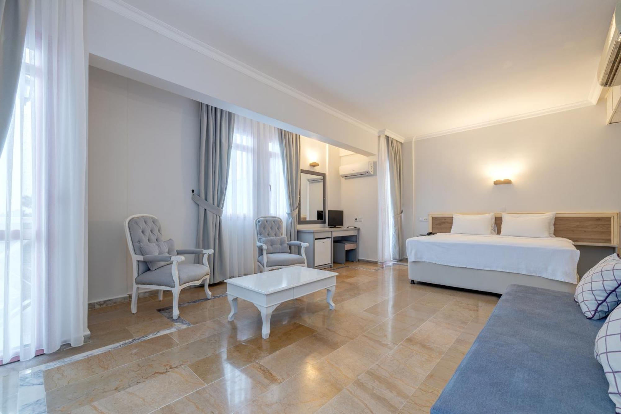 Hanedan Beach Hotel Foça Esterno foto