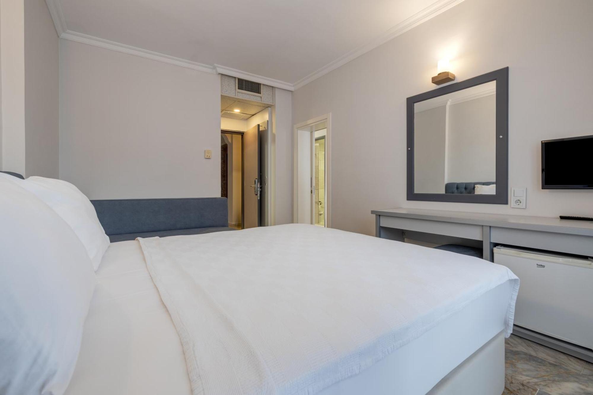 Hanedan Beach Hotel Foça Esterno foto