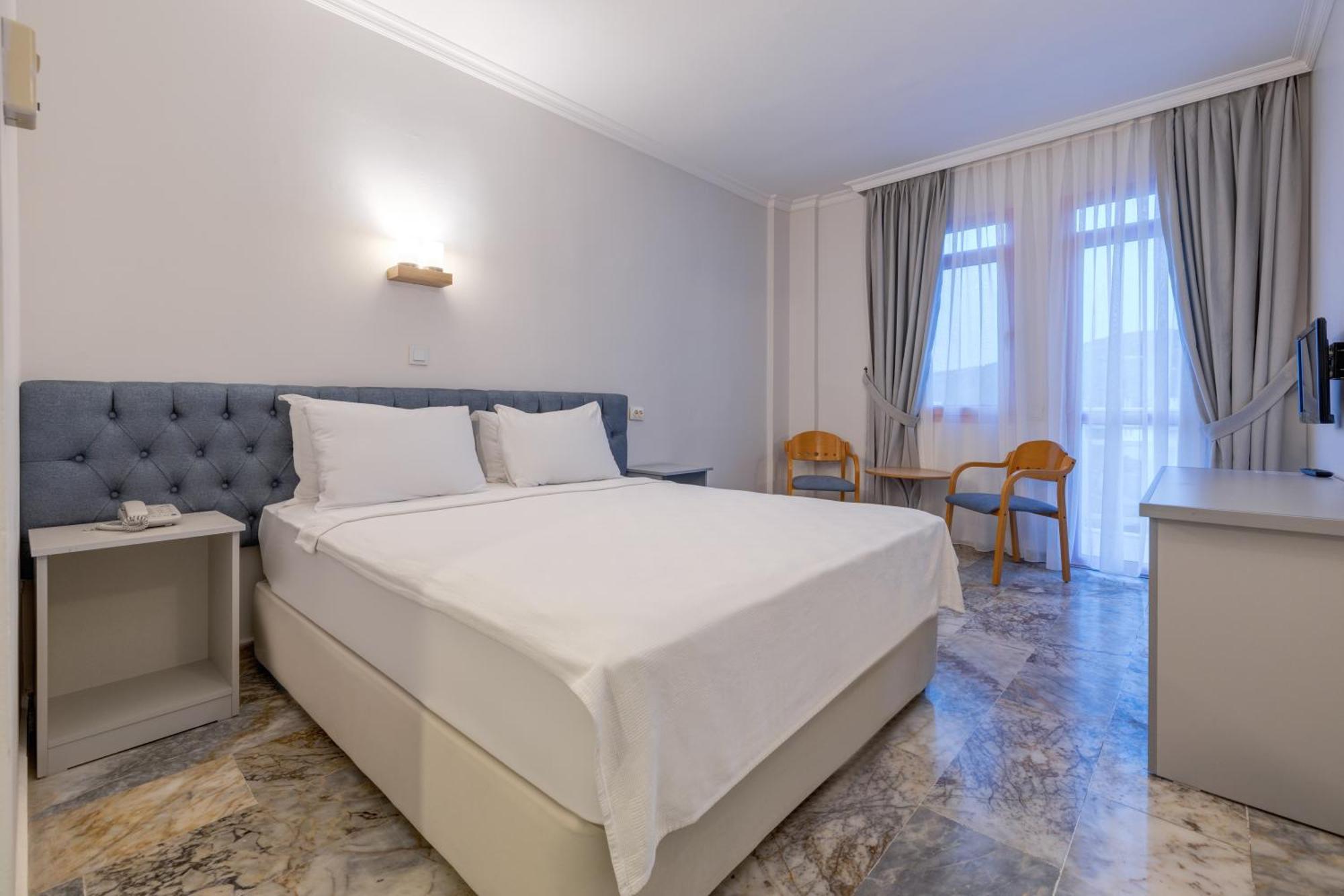Hanedan Beach Hotel Foça Esterno foto