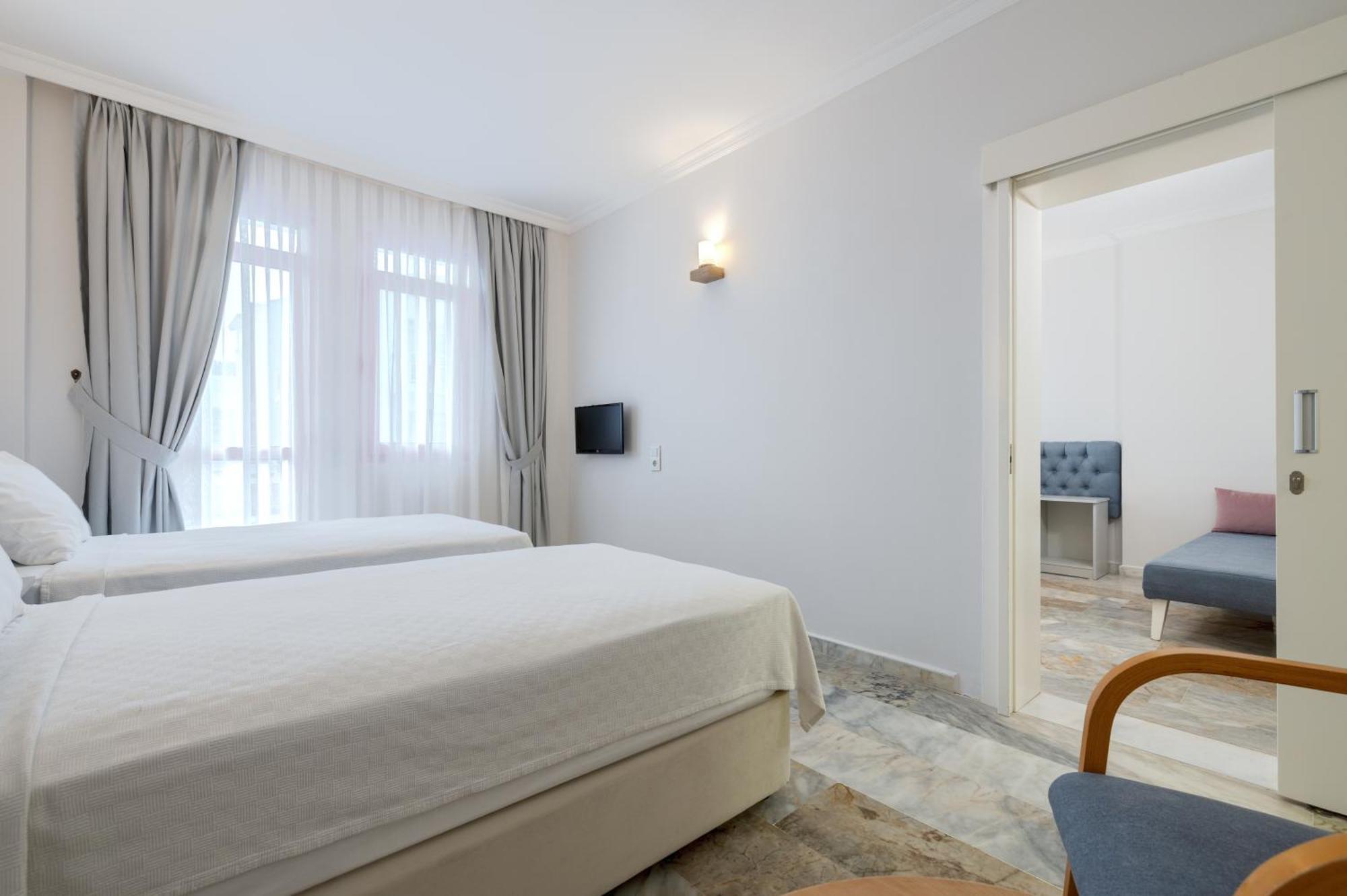 Hanedan Beach Hotel Foça Esterno foto