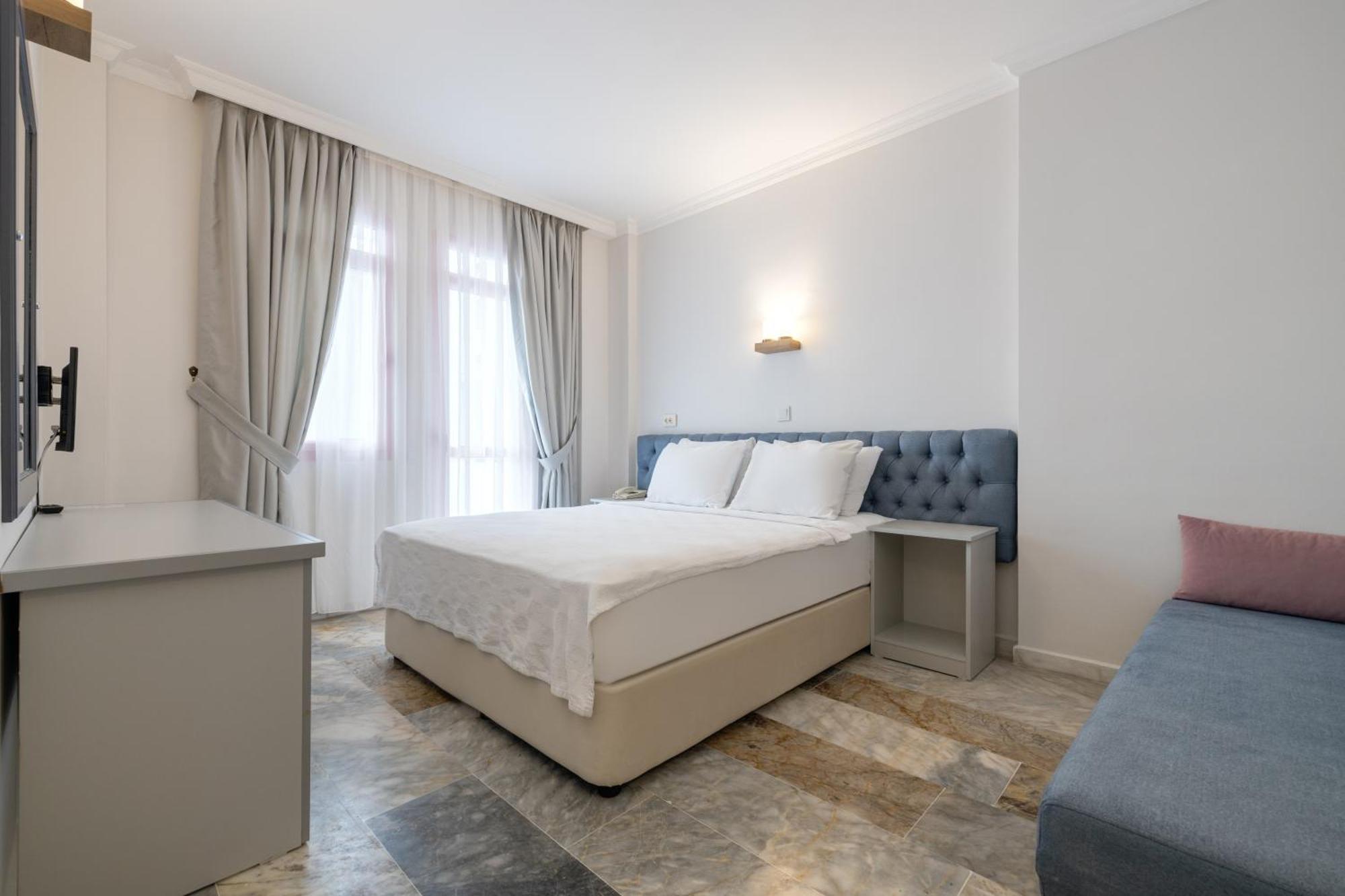 Hanedan Beach Hotel Foça Esterno foto