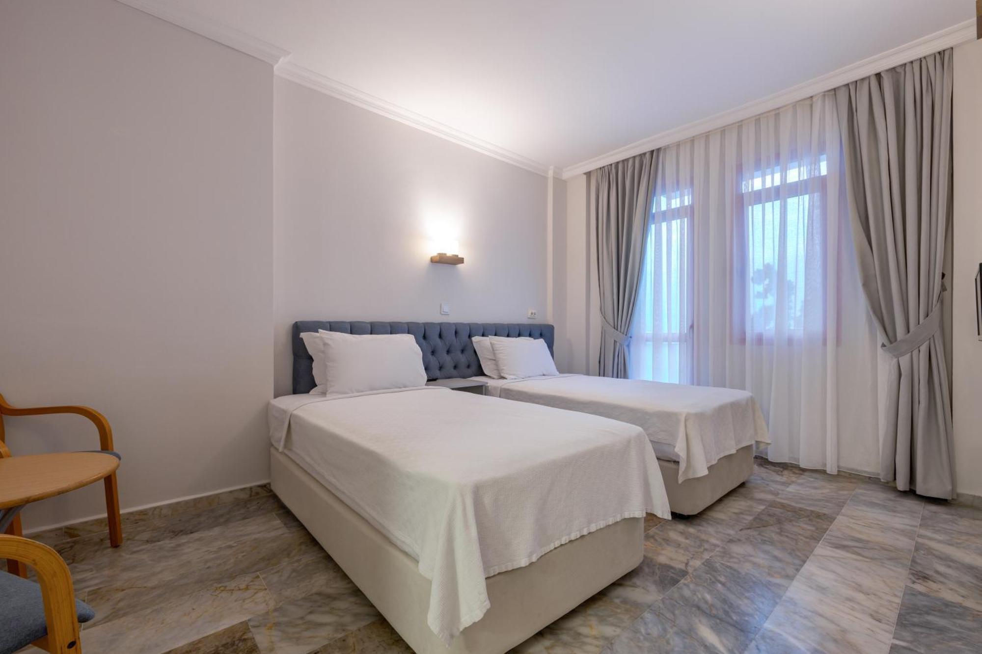 Hanedan Beach Hotel Foça Esterno foto