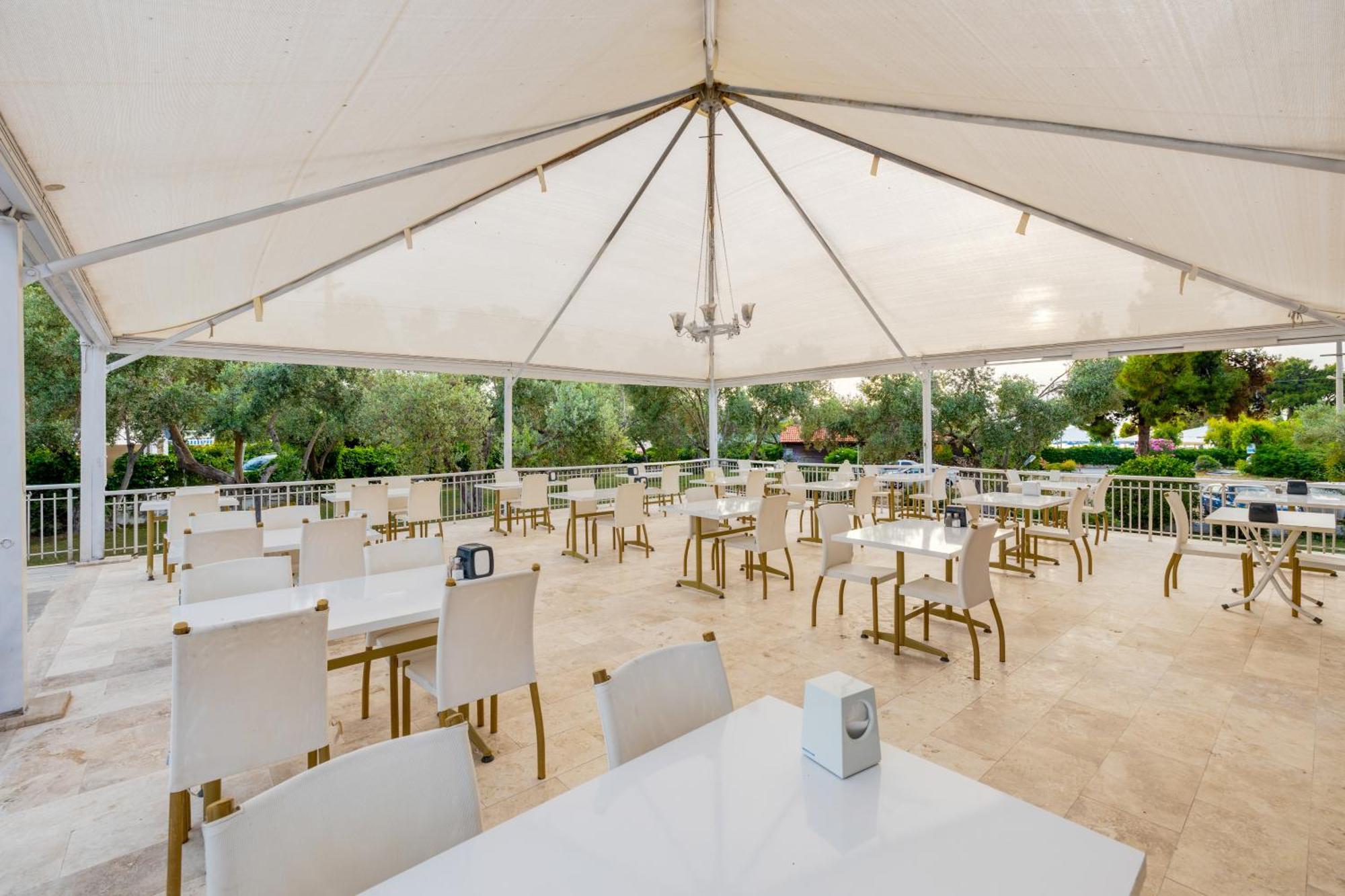 Hanedan Beach Hotel Foça Esterno foto