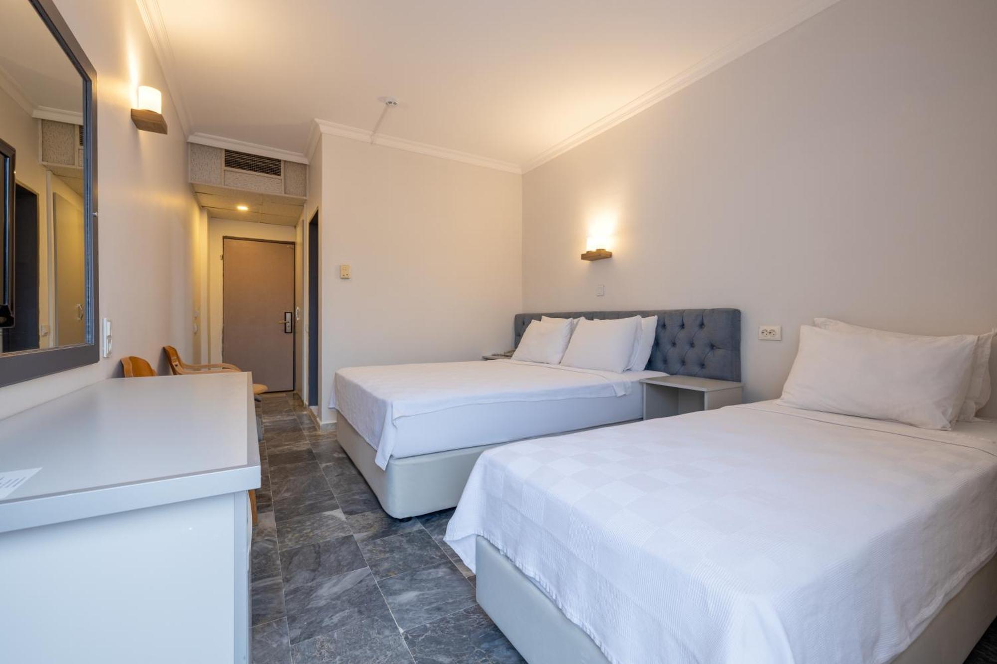 Hanedan Beach Hotel Foça Esterno foto
