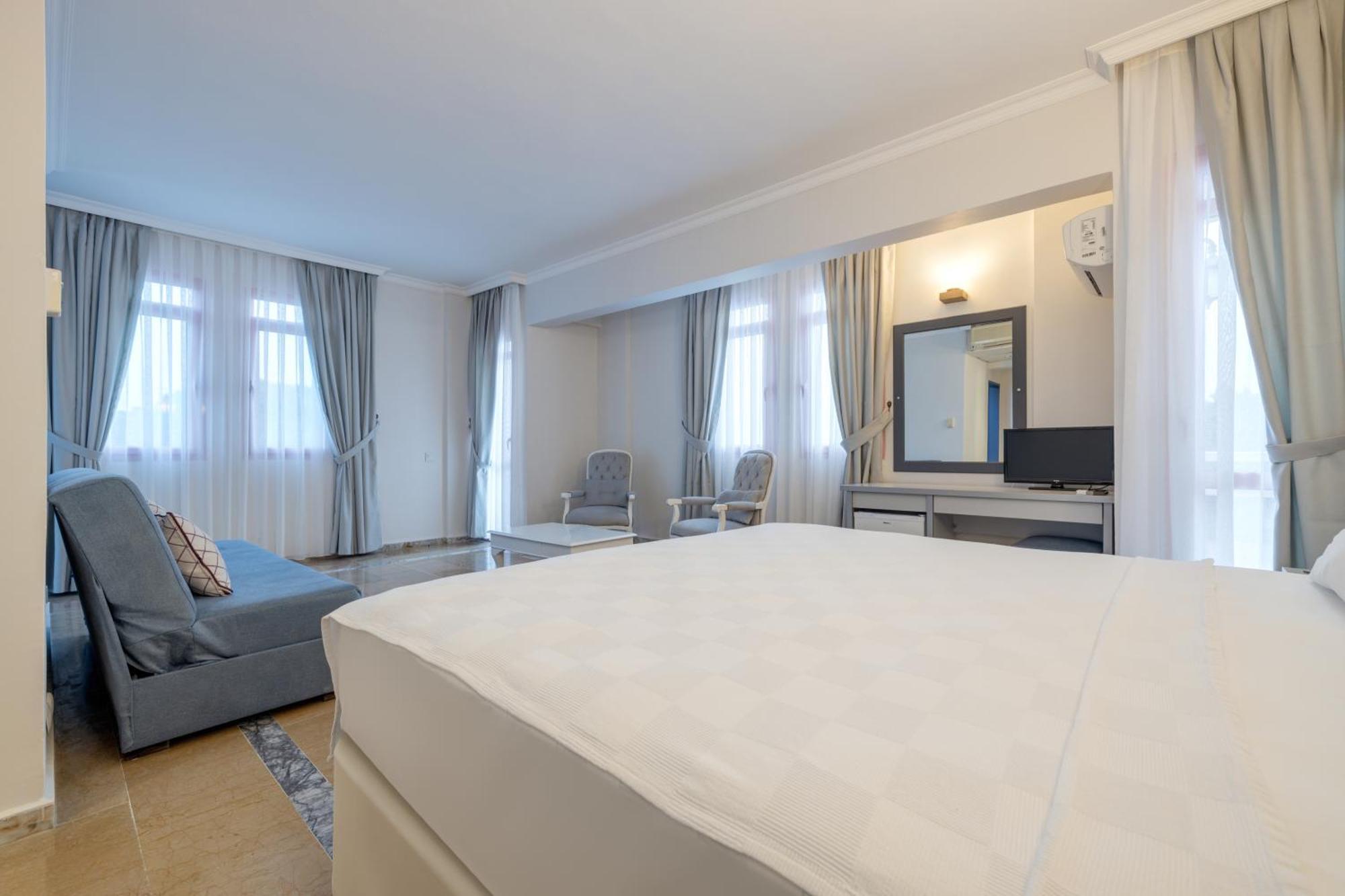 Hanedan Beach Hotel Foça Esterno foto