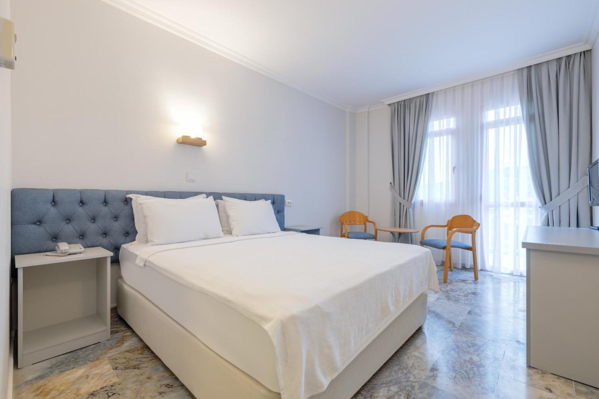 Hanedan Beach Hotel Foça Esterno foto