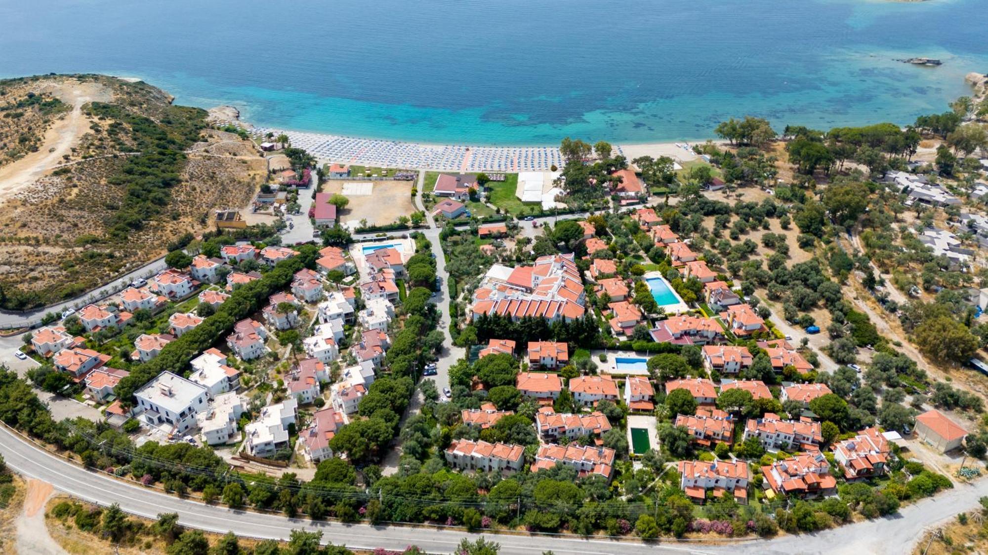 Hanedan Beach Hotel Foça Esterno foto