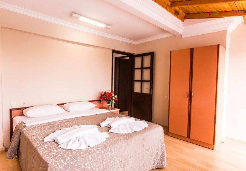 Hanedan Beach Hotel Foça Esterno foto