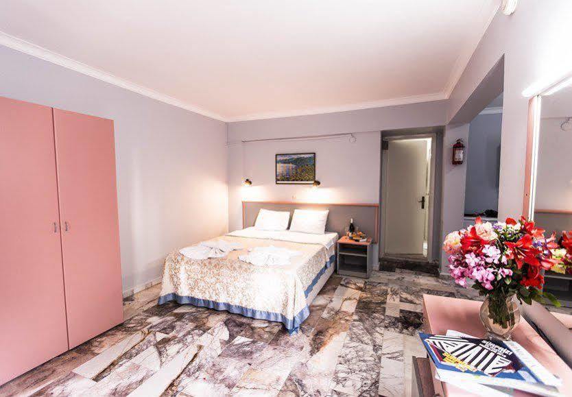 Hanedan Beach Hotel Foça Esterno foto