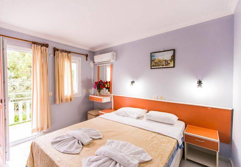 Hanedan Beach Hotel Foça Esterno foto