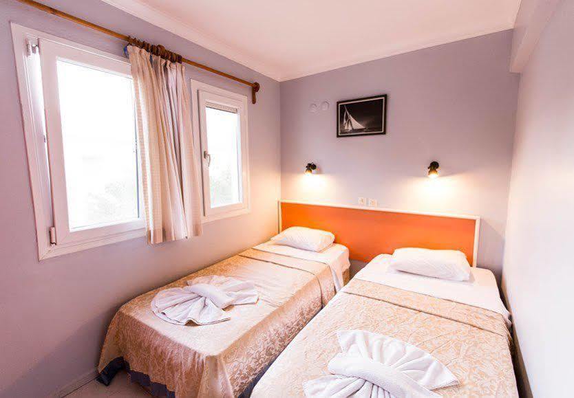 Hanedan Beach Hotel Foça Esterno foto
